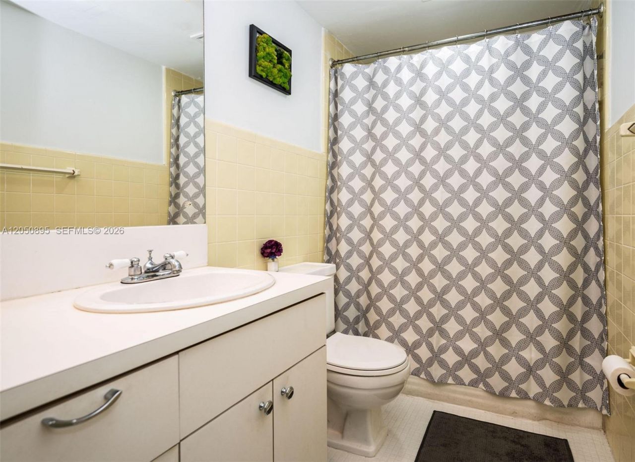 2005 Sans Souci Blvd , Unit 206, North Miami, FL 33181 Photo