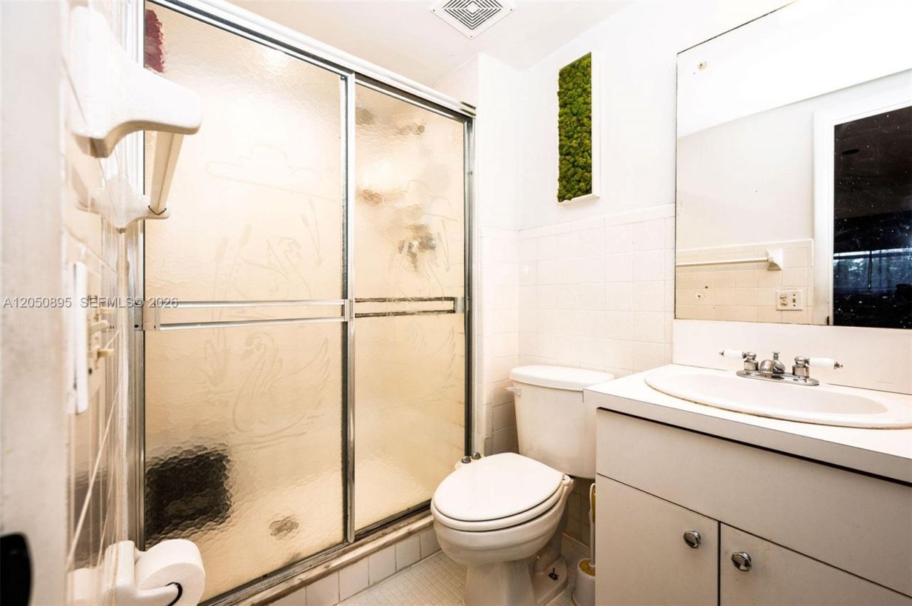 2005 Sans Souci Blvd , Unit 206, North Miami, FL 33181 Photo