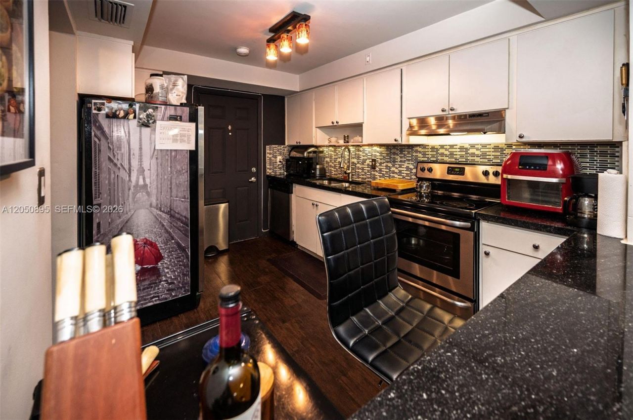 2005 Sans Souci Blvd , Unit 206, North Miami, FL 33181 Photo