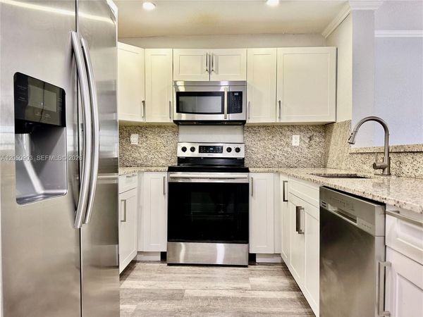 15430 SW 82 LN , Unit 633, Miami, FL 33193