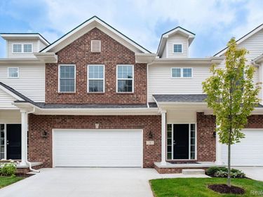 16 Grandview Circle Grandview Circle, Unit 56, White Lake Township, Mi 48386