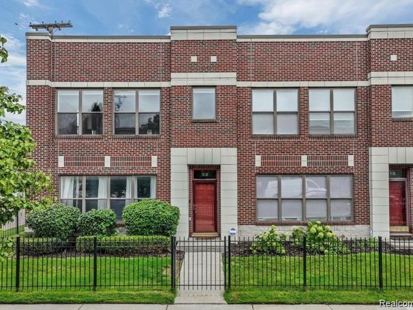 22 Pallister Street, Detroit, MI 48202