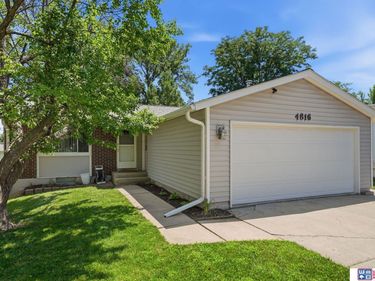 4816 Grassridge Road, Lincoln, NE 68512