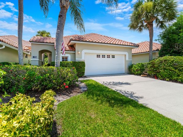 1726 Victoria Circle, Vero Beach, FL 32967