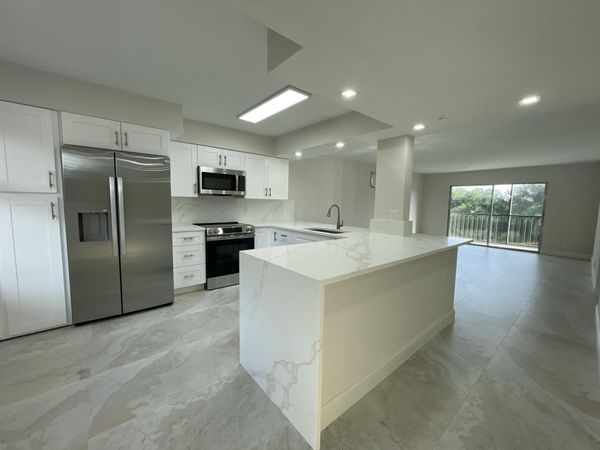 7321 Amberly Lane, Unit 302, Delray Beach, FL 33446