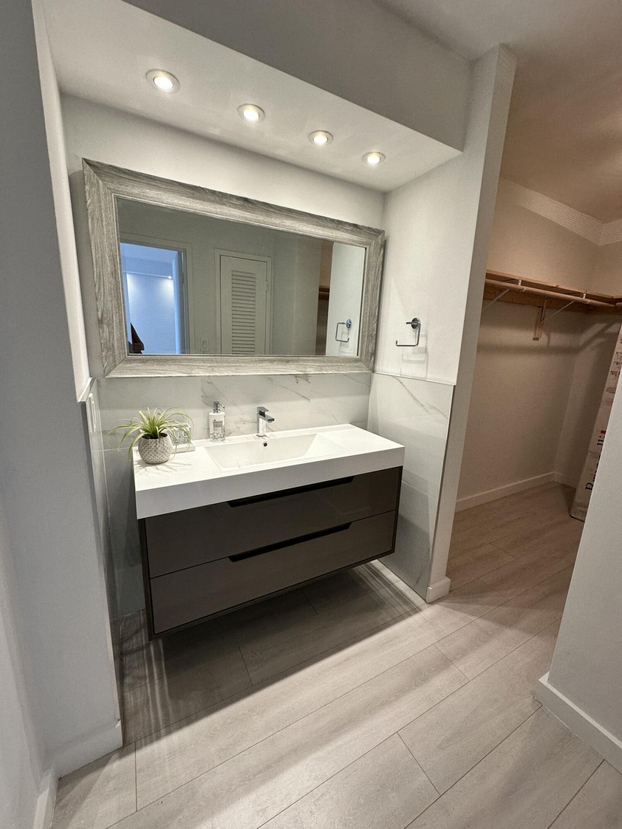800 West Avenue, Unit 637, Miami Beach, FL 33139 Photo