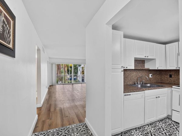 1505 Crescent Circle, Unit B24, Lake Park, FL 33403