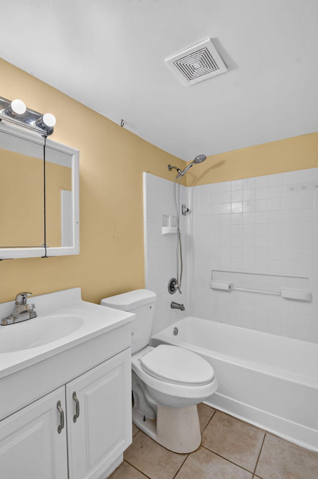 1505 Crescent Circle, Unit B24, Lake Park, FL 33403 Photo
