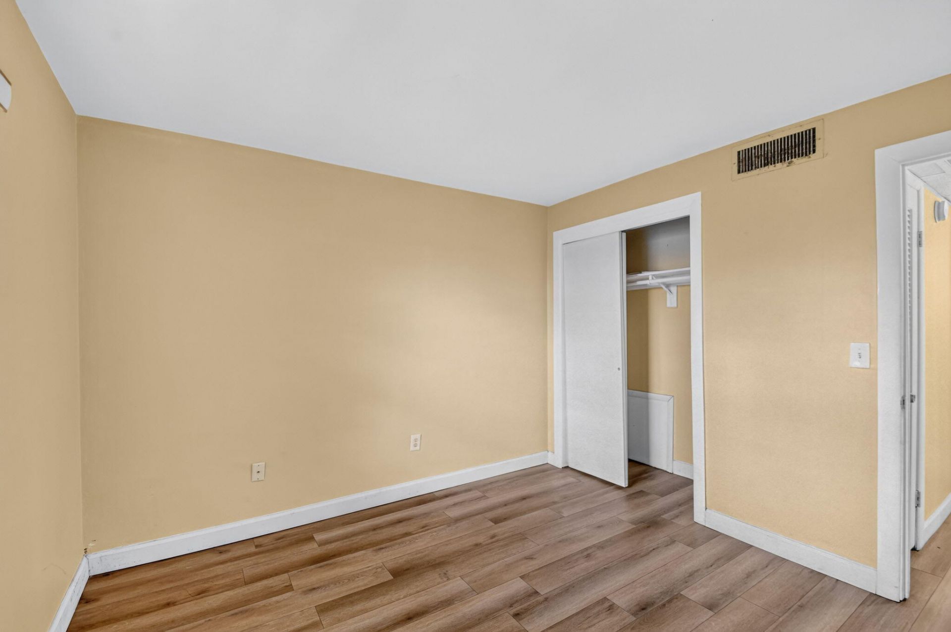 1505 Crescent Circle, Unit B24, Lake Park, FL 33403 Photo