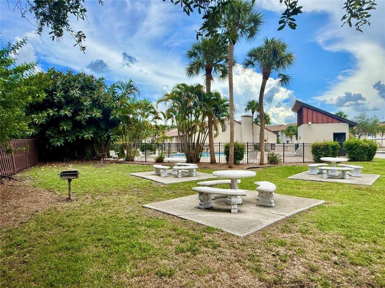 2612 Hidden Lake Drive N, Unit D, Sarasota, FL 34237 Photo