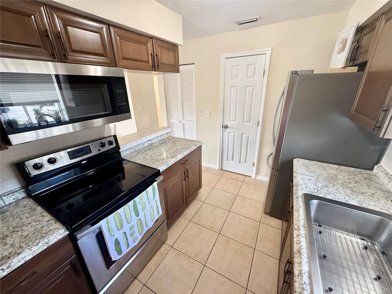 2612 Hidden Lake Drive N, Unit D, Sarasota, FL 34237 Photo