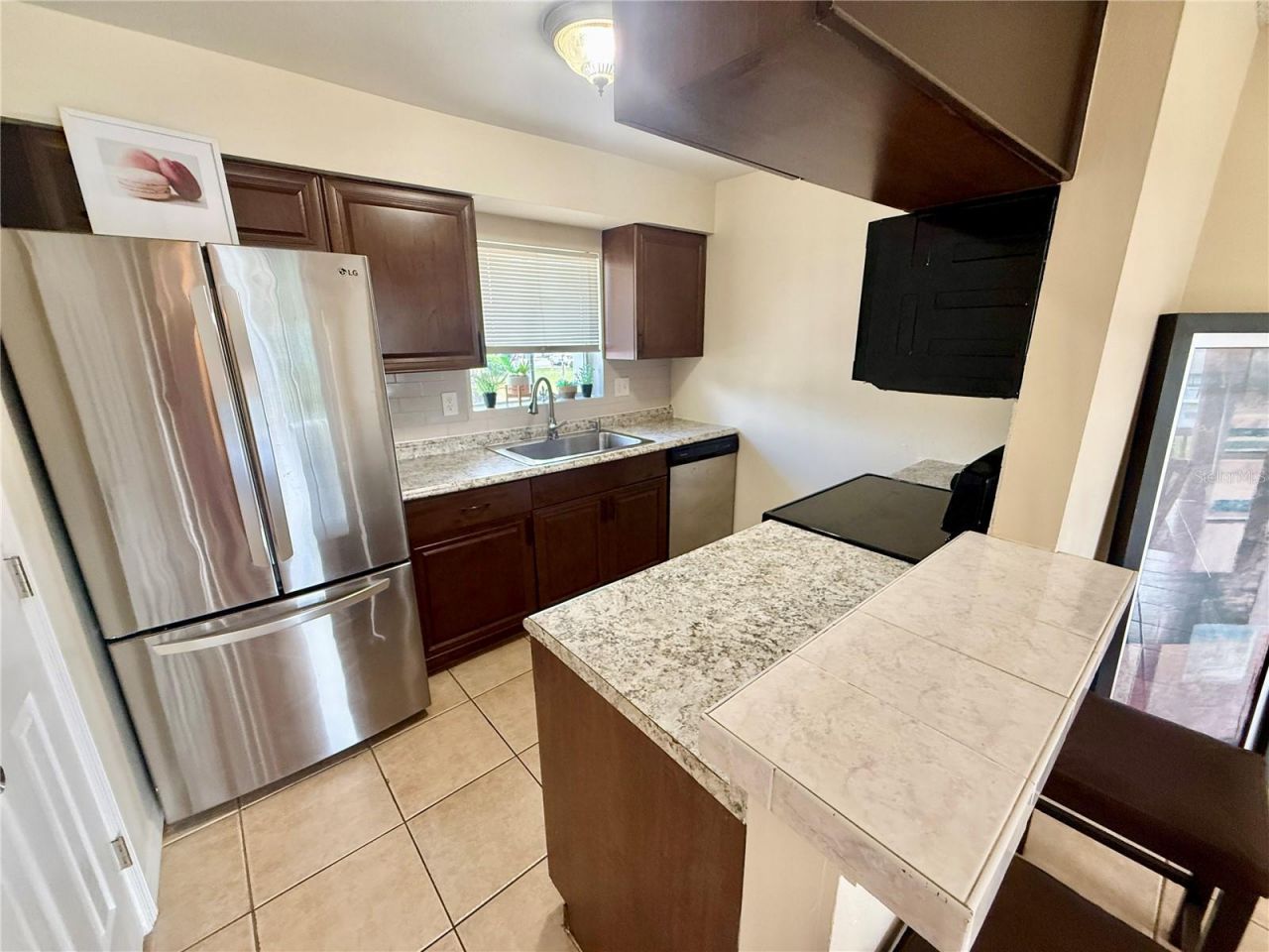 2612 Hidden Lake Drive N, Unit D, Sarasota, FL 34237 Photo