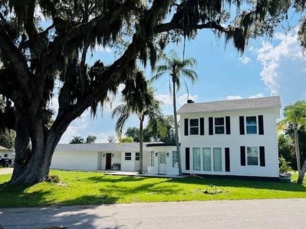 812 TROPICAL DRIVE, BRADENTON, FL 34208