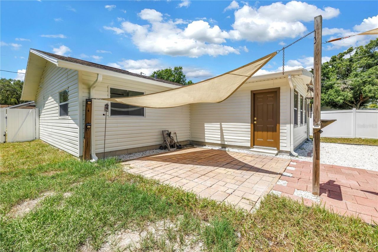 1221 36th Terrace N, Saint Petersburg, FL 33704 Photo