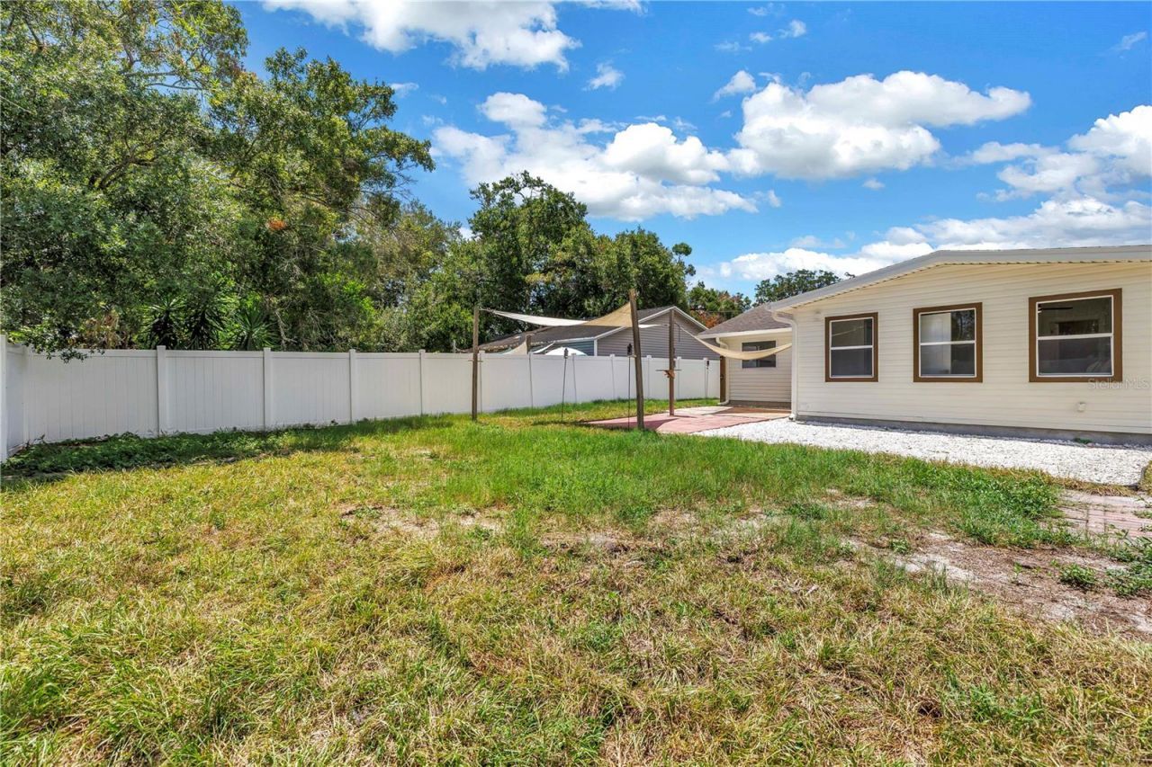 1221 36th Terrace N, Saint Petersburg, FL 33704 Photo