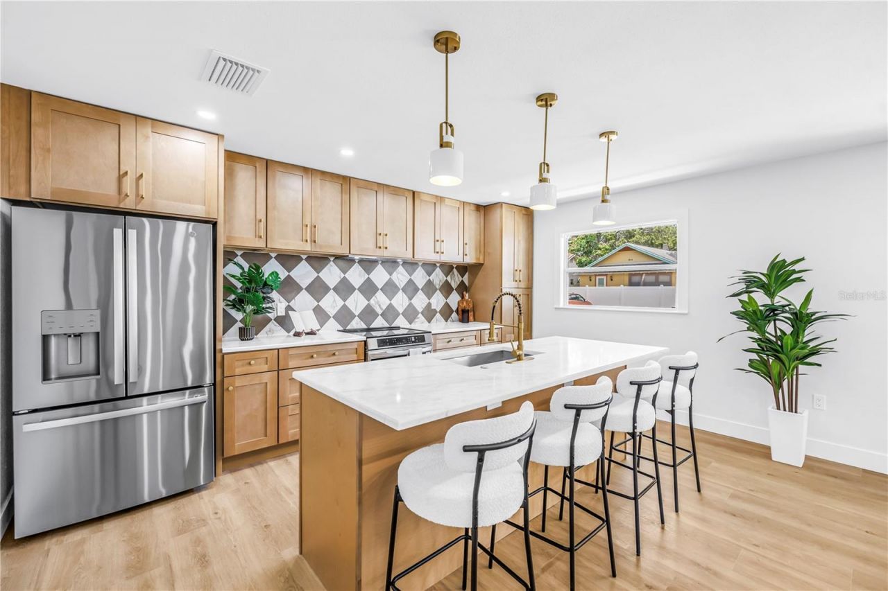 1221 36th Terrace N, Saint Petersburg, FL 33704 Photo