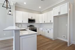 1096 Refuge Way photo 4