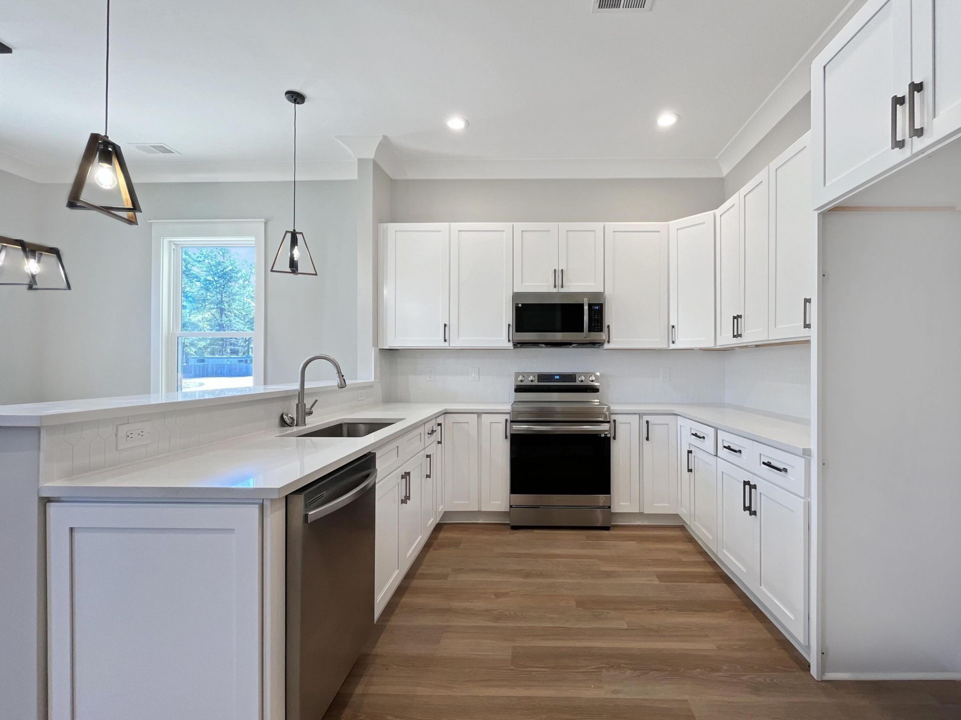 1096 Refuge Way Photo 6