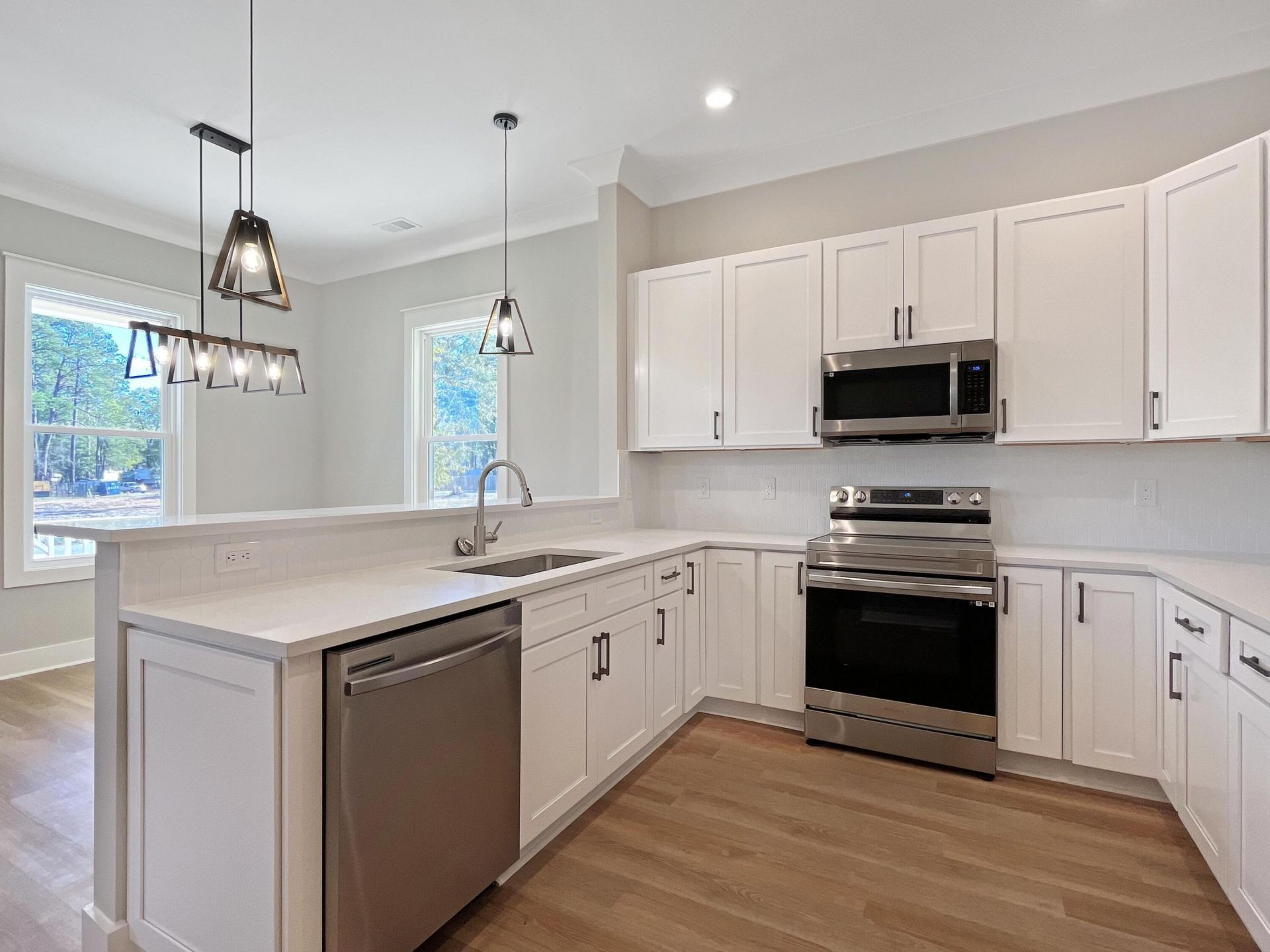 1096 Refuge Way Photo 7