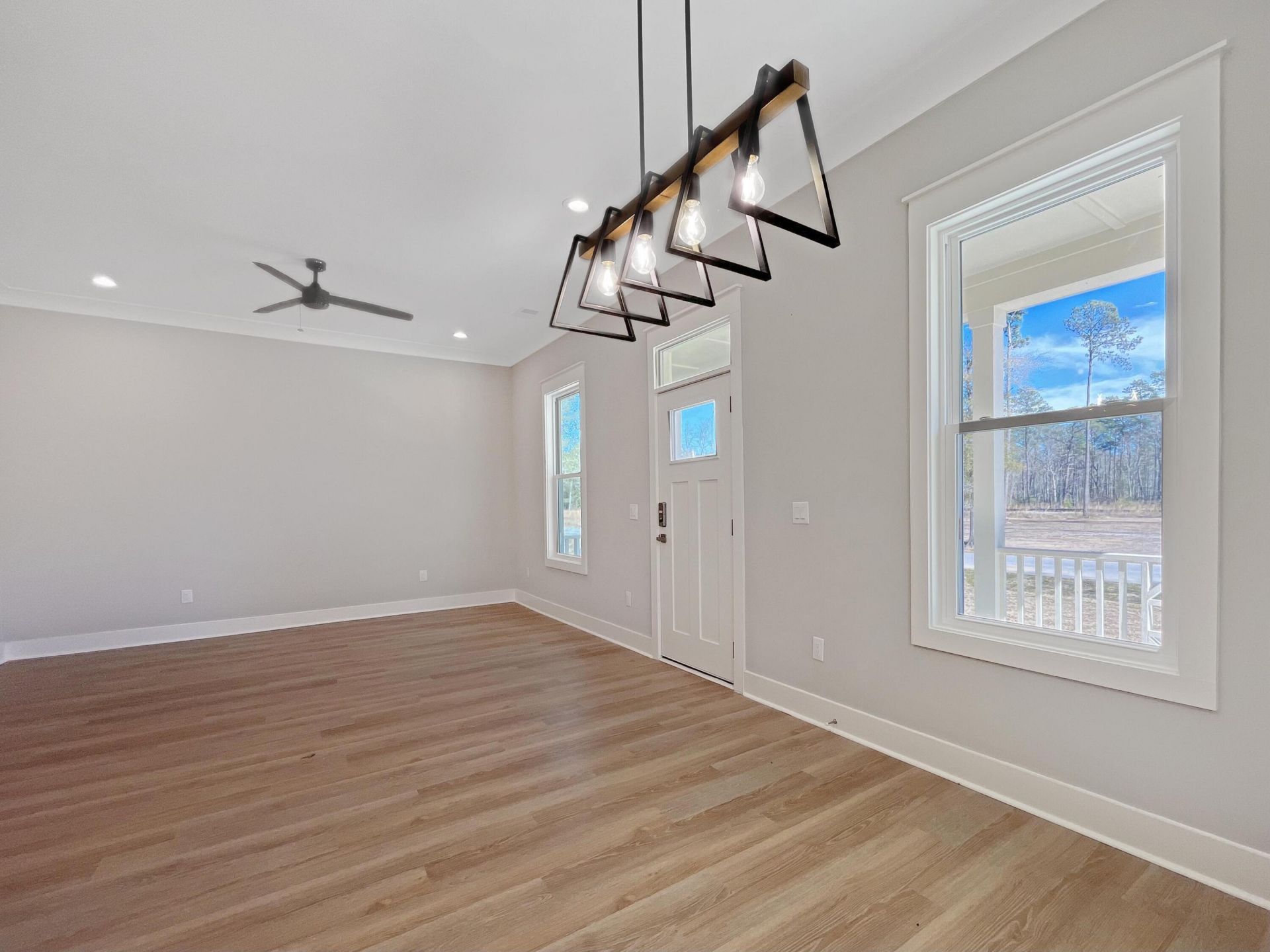 1096 Refuge Way Photo 9