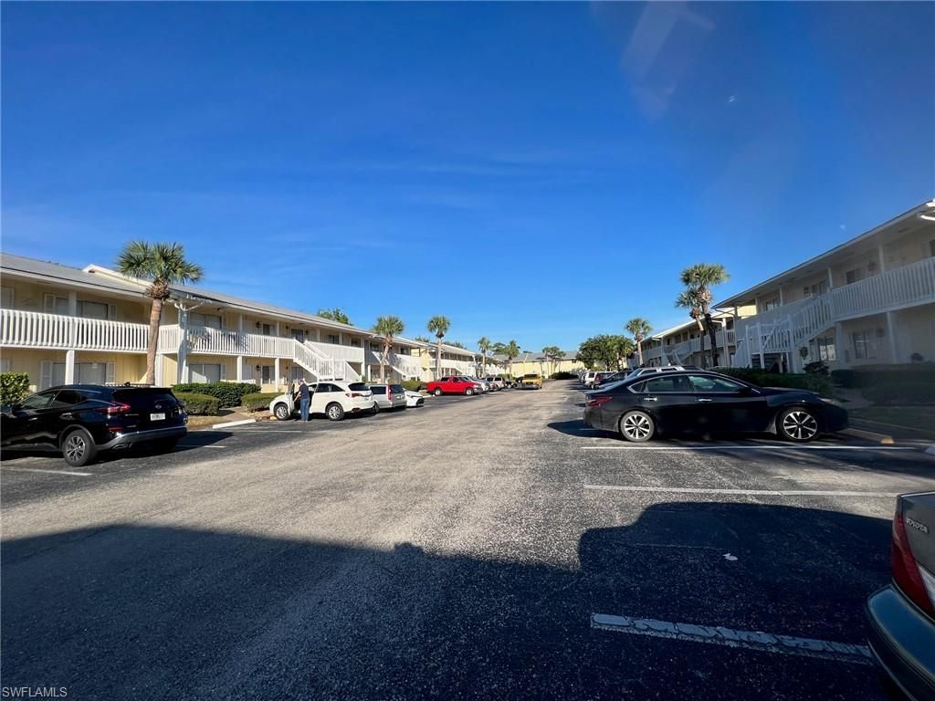 4603 Bayshore Dr, Unit F8, Naples, FL 34112 Photo