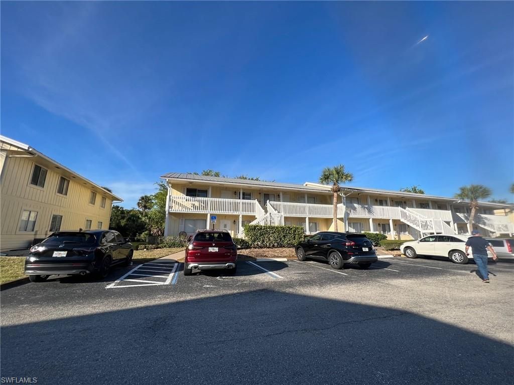 4603 Bayshore Dr, Unit F8, Naples, FL 34112 Photo
