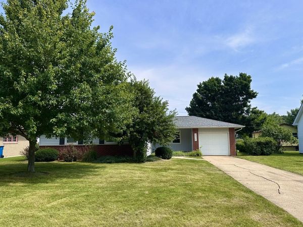 2325 12th Street , Peru, IL 61354