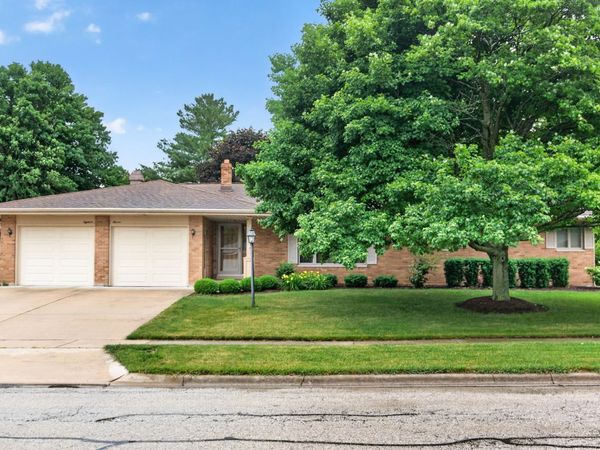 1811 Park Avenue , Sycamore, IL 60178