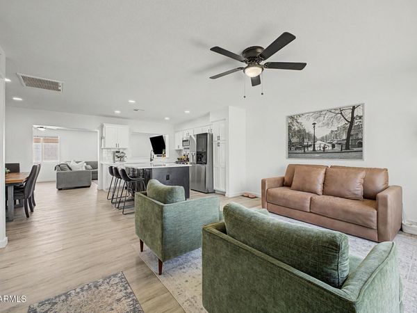 2738 E WINDROSE Drive, Phoenix, AZ 85032