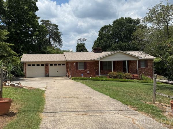 3858 Dover Street, Claremont, NC 28610