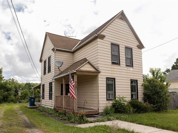 974 Chestnut Street , Grafton, OH 44044