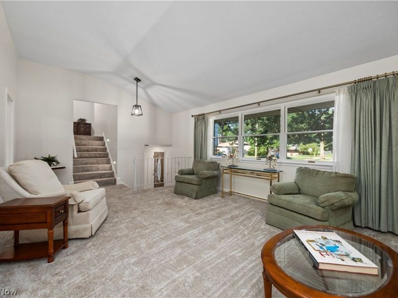 5364 Hampton Drive, North Olmsted, OH 44070 Photo 14