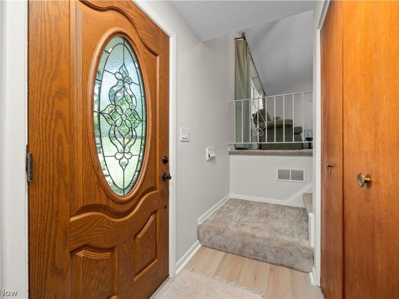 5364 Hampton Drive, North Olmsted, OH 44070 Photo 3