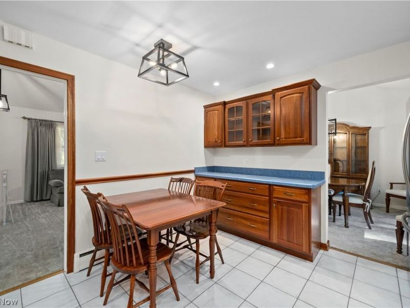 5364 Hampton Drive, North Olmsted, OH 44070 Photo 6