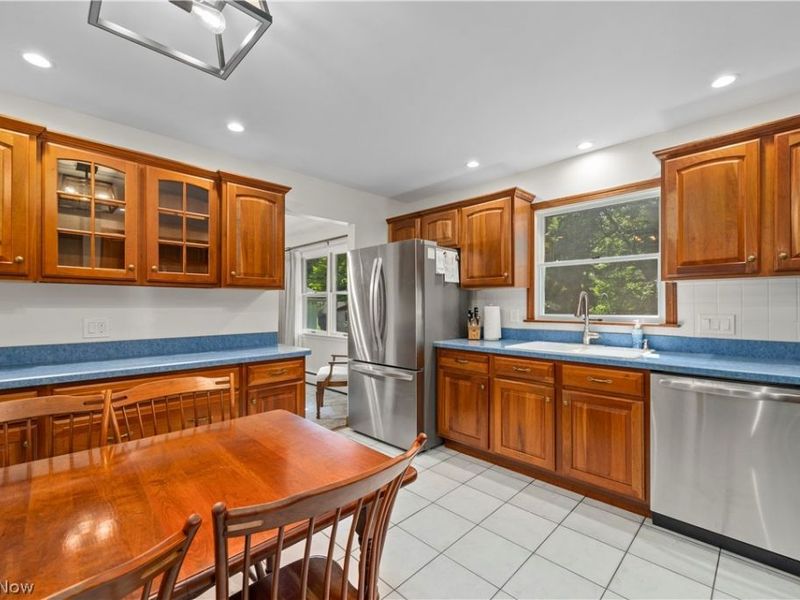 5364 Hampton Drive, North Olmsted, OH 44070 Photo 7