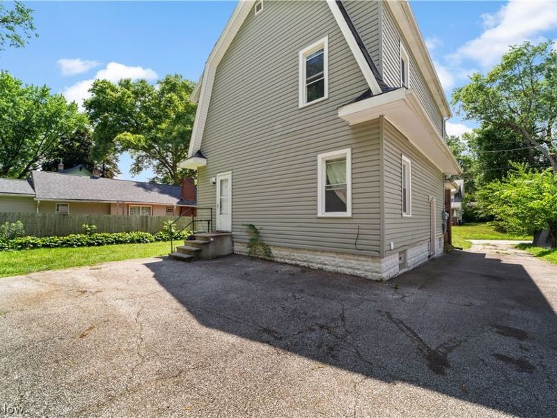 203 Crosby, Akron, OH 44303 Photo 20