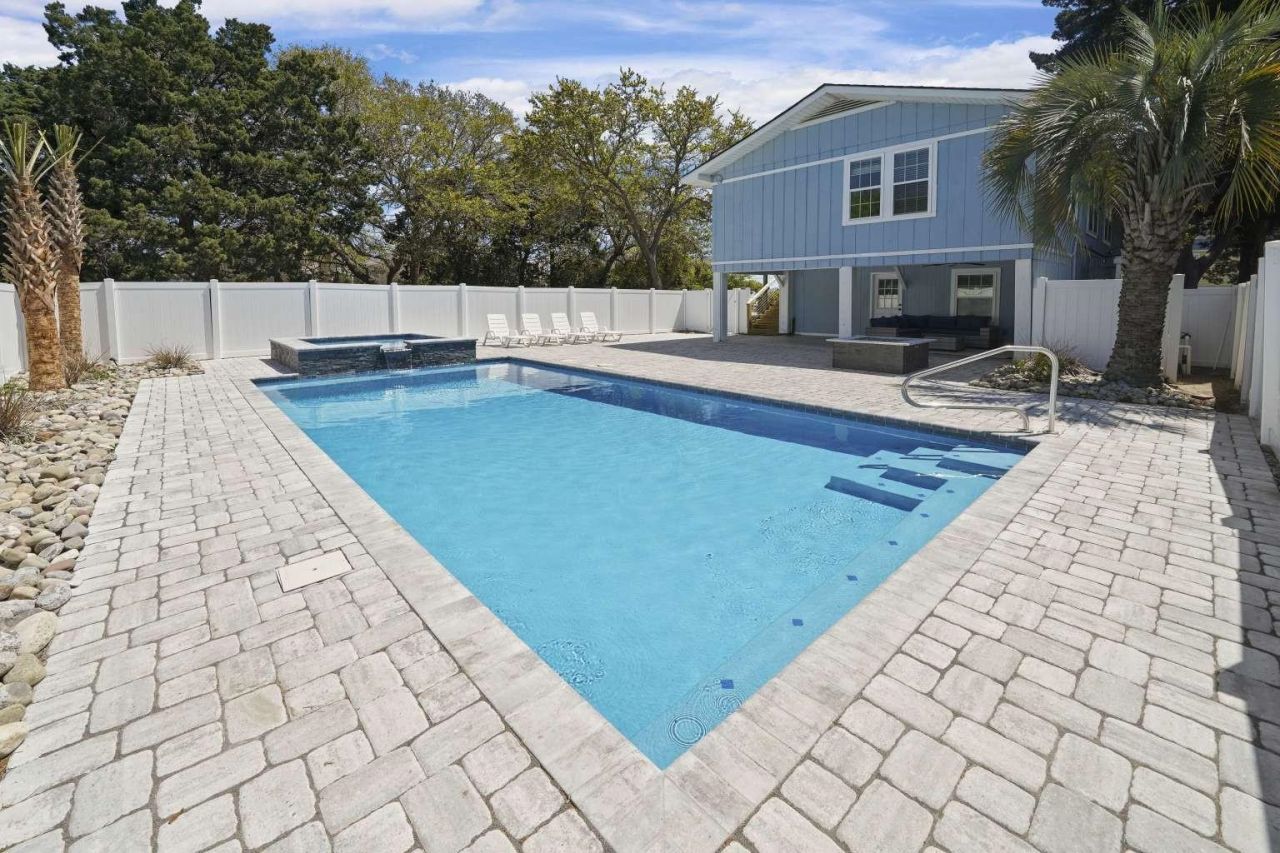 4606 Surf St. Photo 13