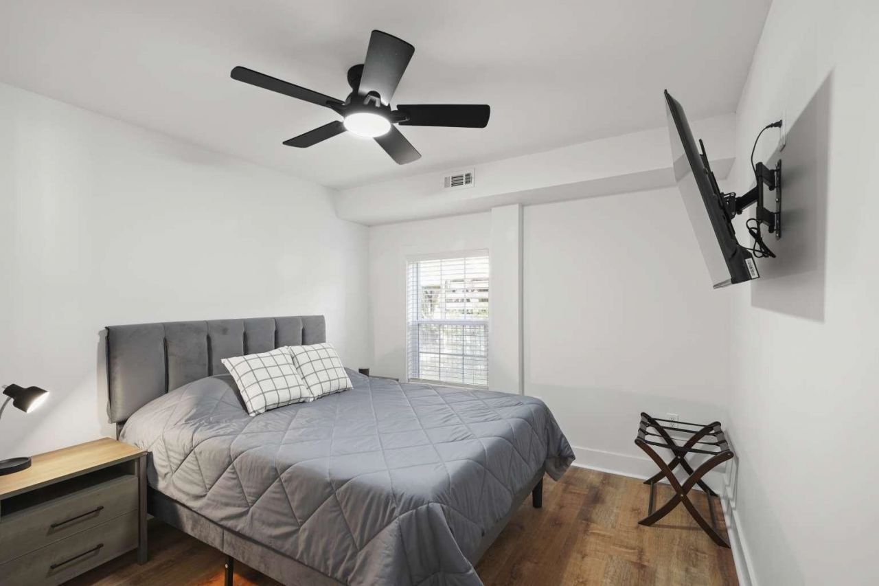 4606 Surf St. Photo 32