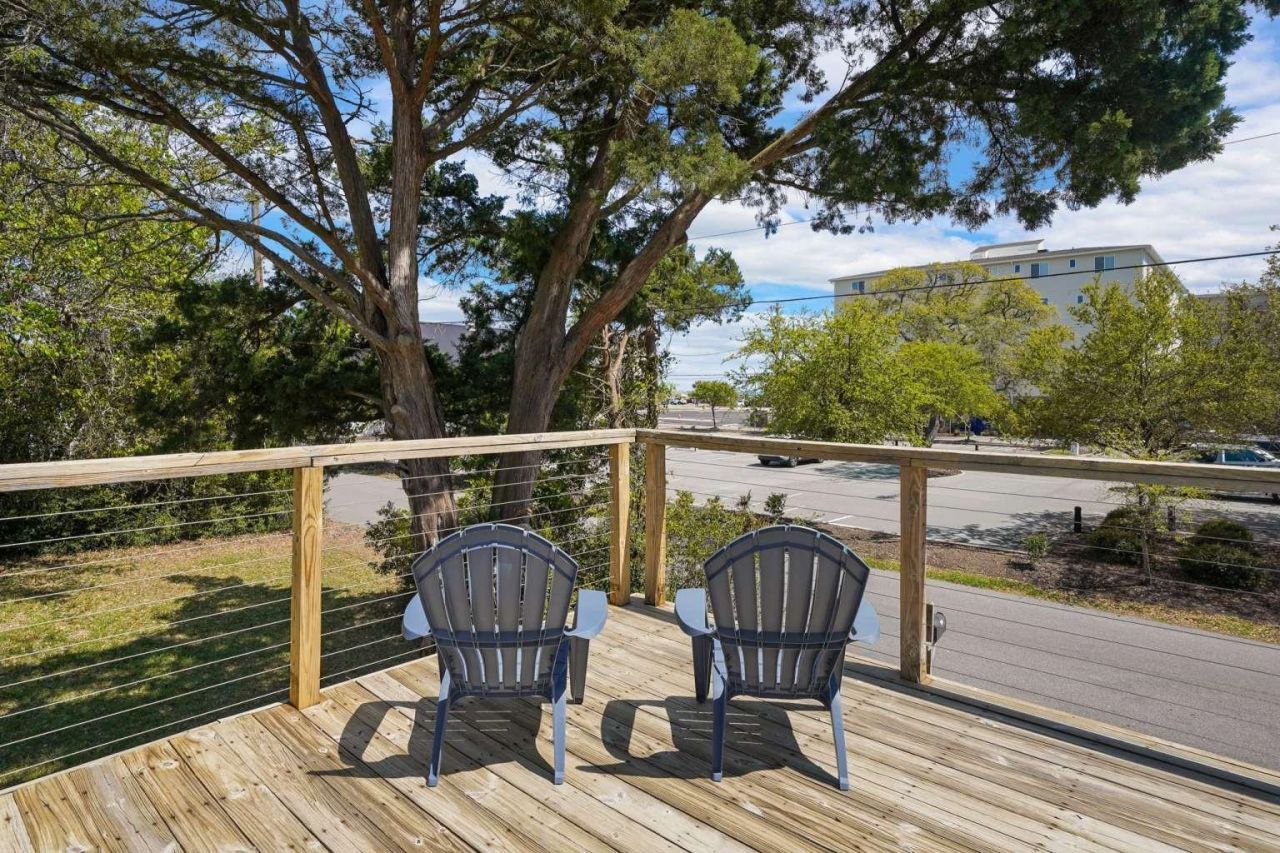 4606 Surf St. Photo 44