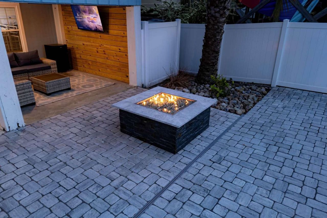4606 Surf St. Photo 7