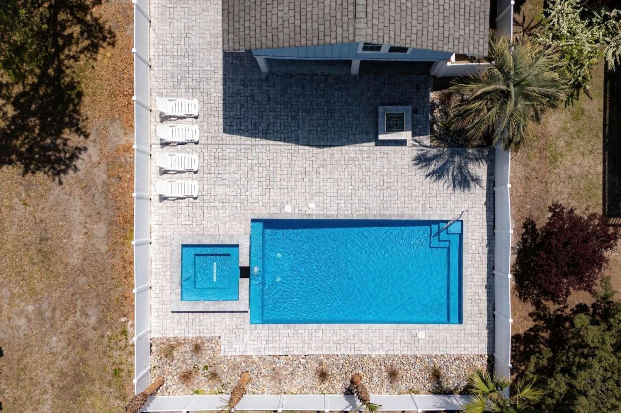 4606 Surf St. Photo 9
