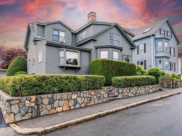 24 Pond Street, Unit 1, Marblehead, MA 01945