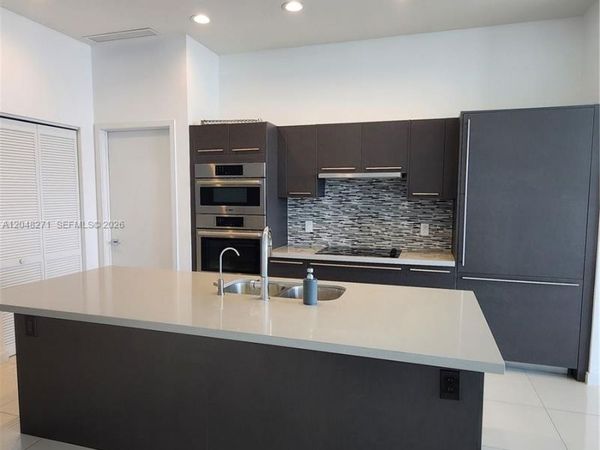 7825 NW 107th Ave , Unit 801, Doral, FL 33178