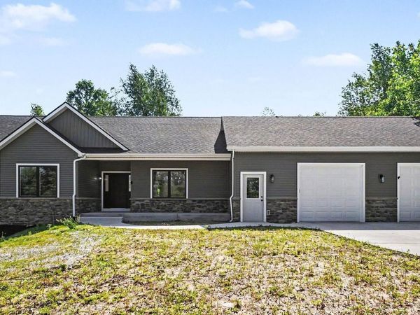 60620 Lilac Road, South Bend, IN 46614