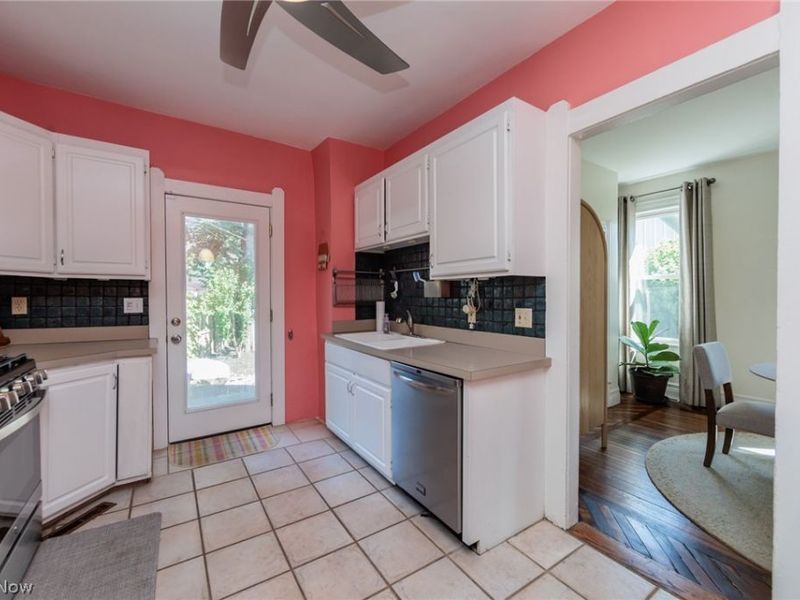 4004 John Avenue, Cleveland, OH 44113 Photo 15