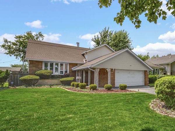 9236 S Karlov Avenue , Oak Lawn, IL 60453
