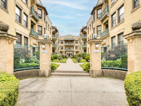 5522 S Cornell Avenue , Unit 2W, Chicago, IL 60637