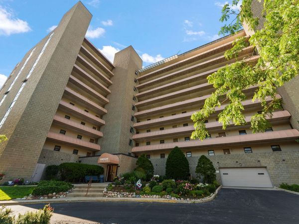 100 Lake Shore Drive , Unit 701, Michigan City, IN 46360
