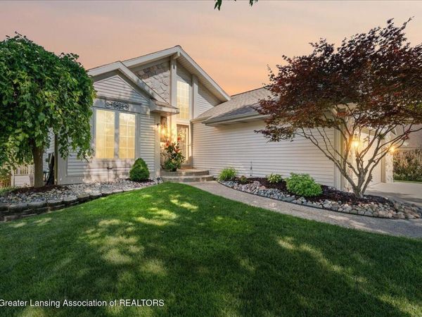16940 Cedarbrook Drive, Haslett, MI 48840