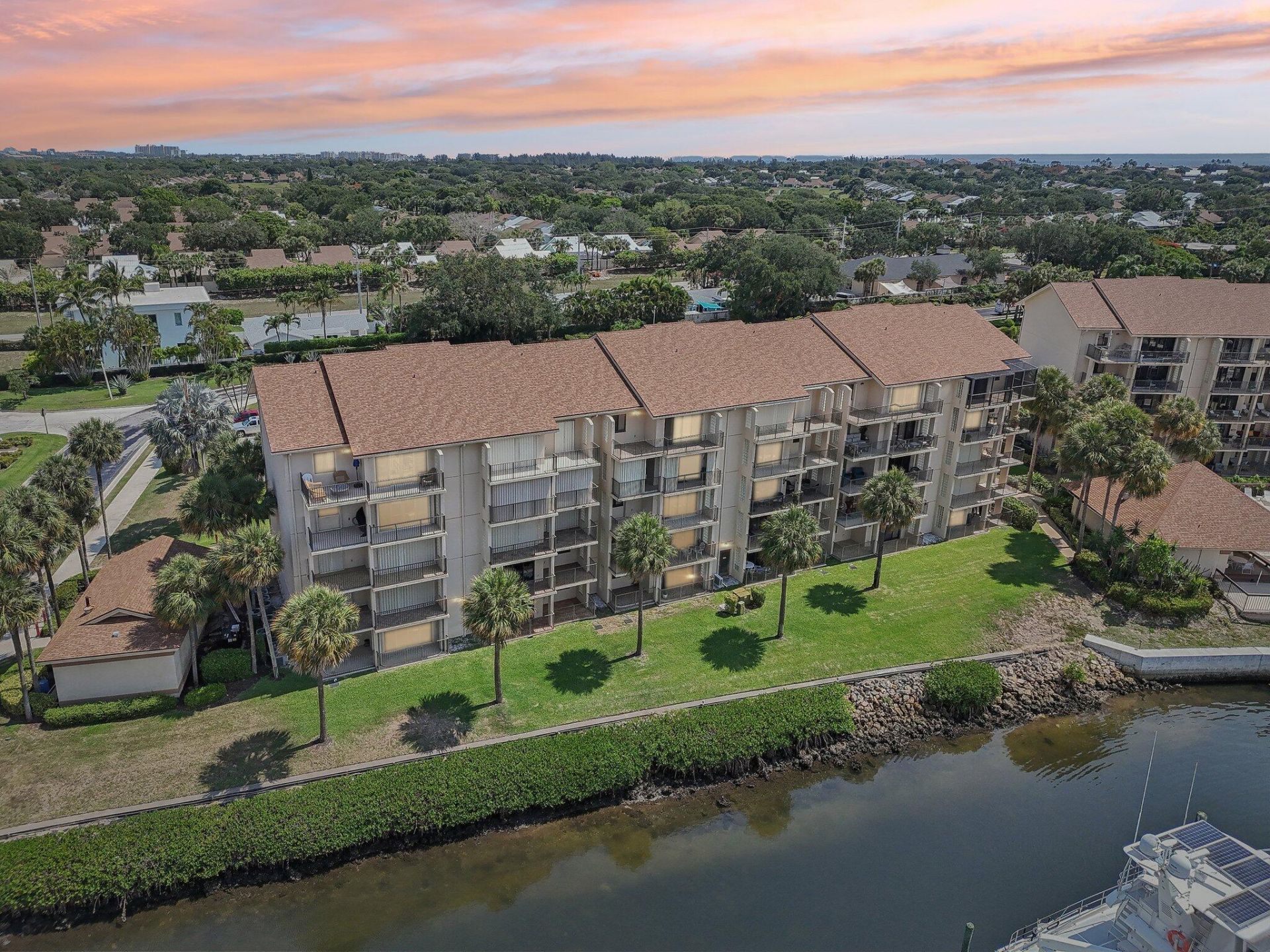 1601 Marina Isle Way, Unit 101, Jupiter, FL 33477 Photo